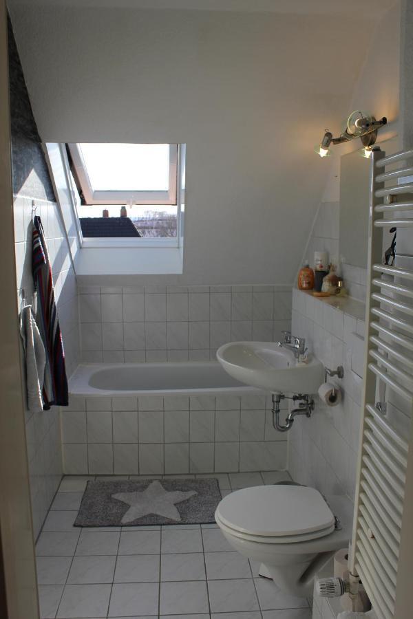 Ruhige Dachgeschosswohnung Seelze Exterior foto